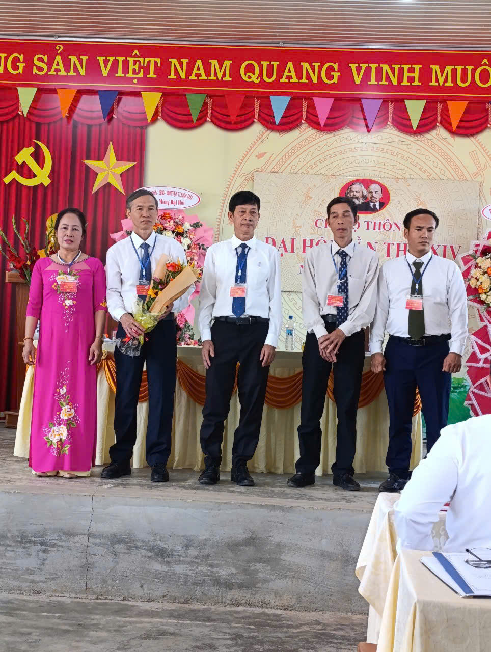 chi ủy